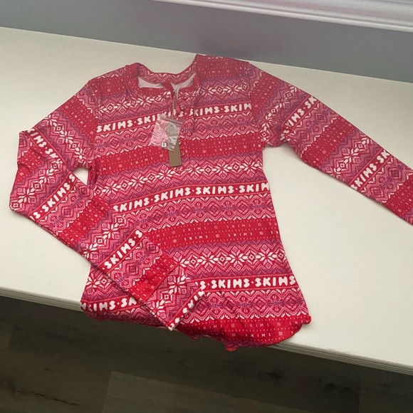 Skims Holiday PJ top - Picture 2 of 5